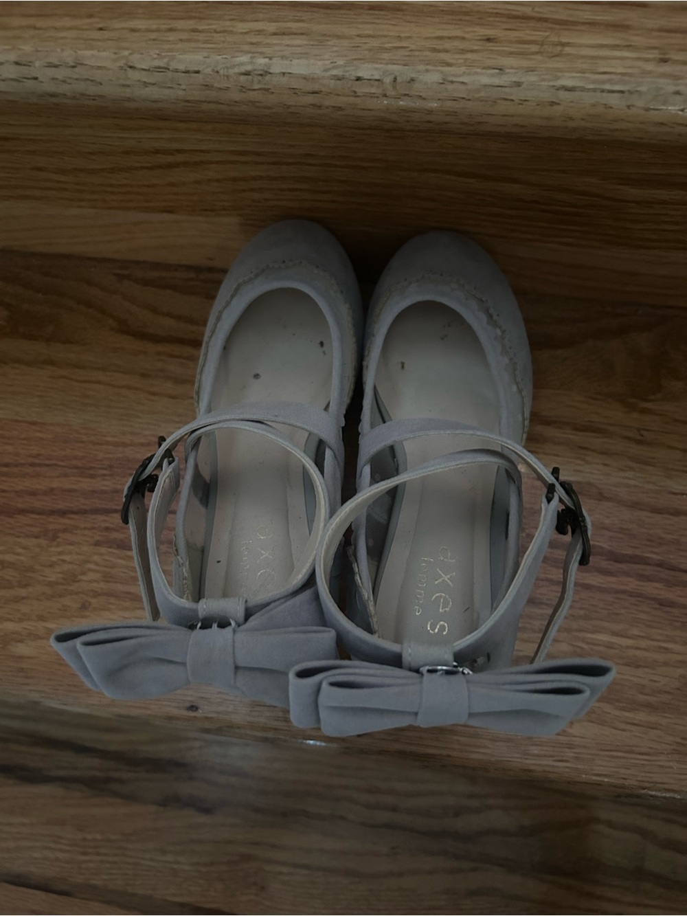 Axes Femme Gray Bow Block Heel Sandals - Picture 9 of 10